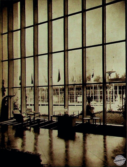 La participation Suisse, vue de l'intérieur du Pavillon Finlandais