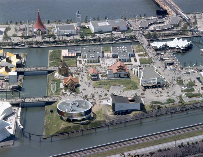 Aerial view from Africa Place to the Sermons from Science Pavilion at Expo 67 <br />Crédit: Bibliothèque et Archives Canada
