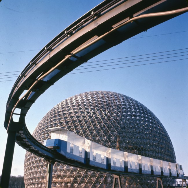 USA Pavilion and the minirail at Expo 67<br />Crédit: Bibliothèque et Archives Canada