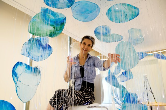 Nicola Anthony_ British artist with her art installation in process<br />©Christopher Edralin/Expo 2020 Dubai