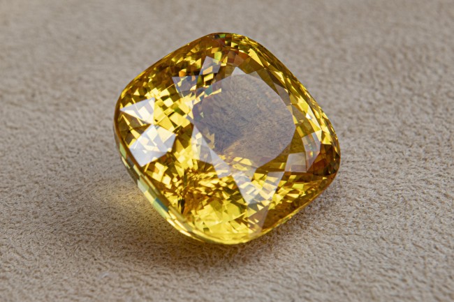 A golden yellow Sapphire weights 200 carat on display at the Sri Lanka Pavilion<br />©Antony Fleyhan /Expo 2020 Dubai