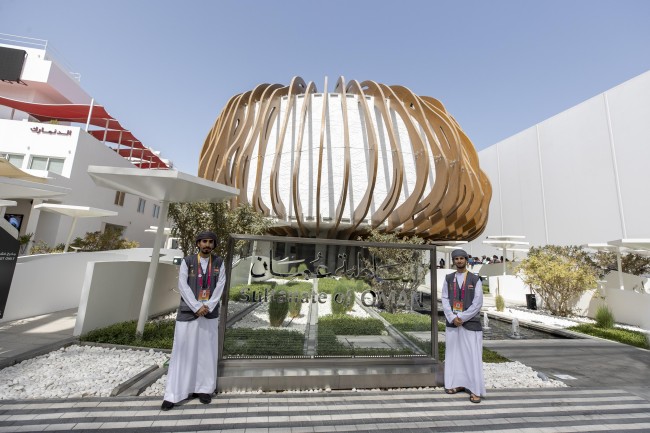 Pavilion staff outside the Oman Pavilion<br />©Mahmoud Khaled/Expo 2020 Dubai