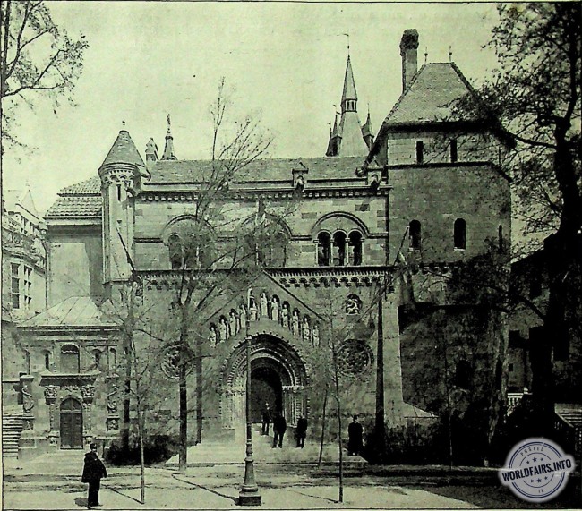 Entrée du Pavillon de Hongrie