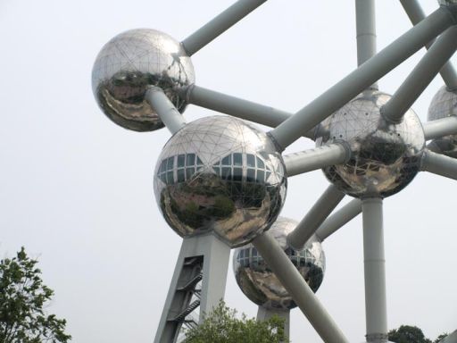 normal_atomium03.jpg