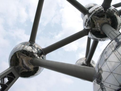 normal_atomium15.jpg
