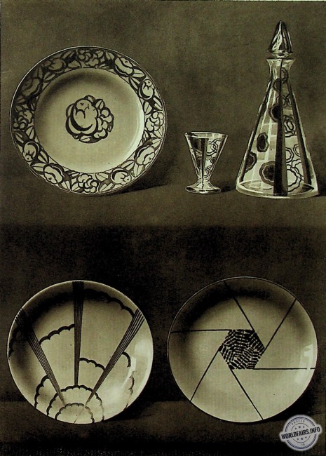 ASSIETTES (porcelaine décorée or et platine), VERRE ET CARAFON ÉMAILLÉS par Jean LUCE.