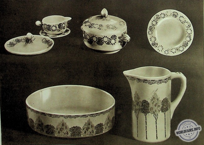 SERVICES (faïence) composes par A. Faugeron, exécutés par les Faïenceries de Choisy-le-Roi , Creil et Montereau (Boulenger &amp; Cie).